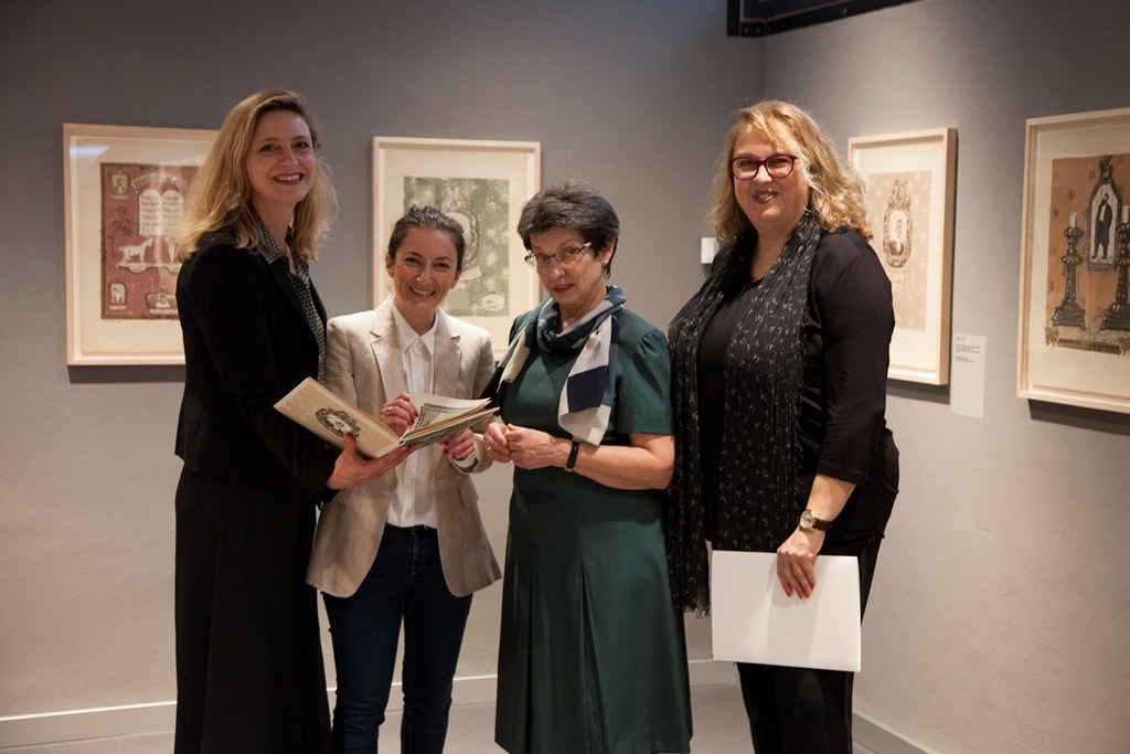 Museumsdirektorin Dr. Uta Husmeier-Schirlitz, Dr. Inna Goudz, Festivalleiterin der Jüdischen Kulturtage Rhein-Ruhr, Kunsthistorikerin Dr. Olga Sugrobova-Roth und die Sammlerin Tanya Rubinstein-Horowitz (v.l.n.r.).
