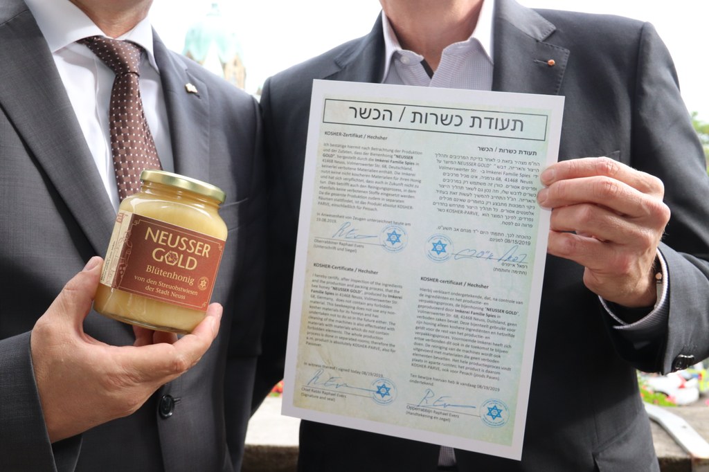 Der Neusser Gold-Honig erhält das Kashrut-Zertifikat.