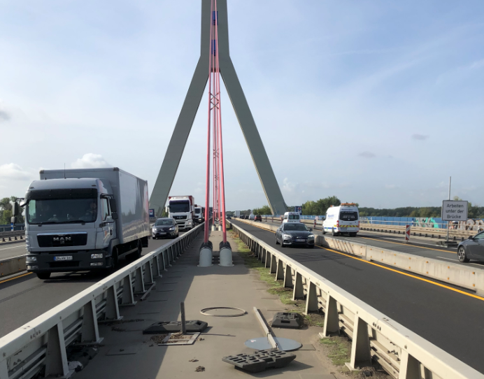 Baustelle auf der Fleher Brücke im September 2019