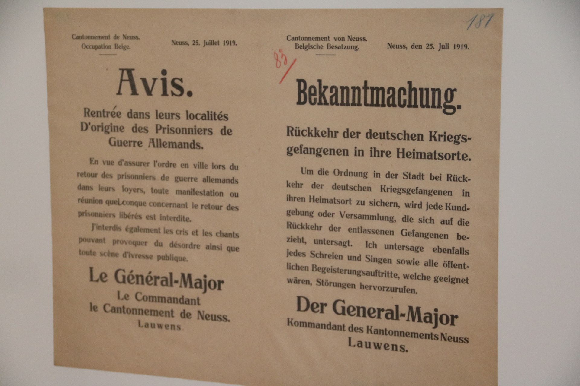 Versammlungen verboten!.JPG